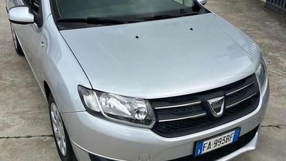Usata Dacia Sandero Lauréate 75 CV (55 kW) 2015 Grigio(met.) Utilitaria