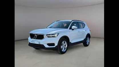 Usata Volvo XC40 Momentum 129 CV (94 kW) 2021 Bianco SUV