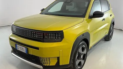 Usata 2025 Fiat Grande Panda La Prima Due volumi | 21.500 € (Buon prezzo)