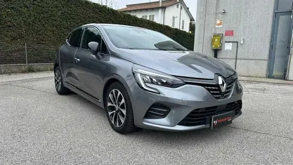 Usata Renault Clio V Techno 101 CV (74 kW) 2023 Grigio Berlina