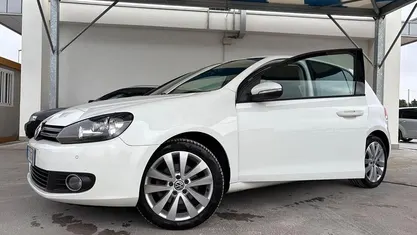 Bianco Usata 2009 VW Golf VI Highline Tre volumi | 6490 € (Buon prezzo)