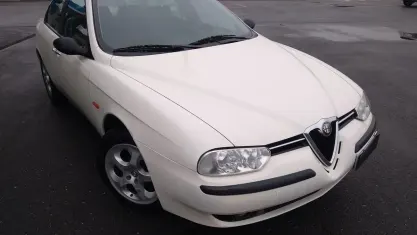 Usata Alfa Romeo 156 Distinctive 150 CV (110 kW) 2001 Beige Berlina