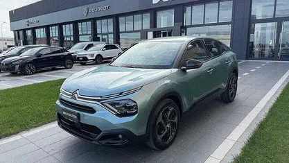 Usata 2023 Citroën C4 Feel Tre volumi | 19.900 € (Buon prezzo)