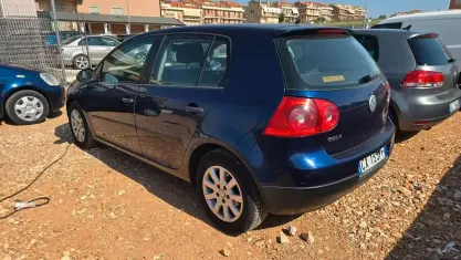 Usata VW Golf IV Sportline 140 CV (102 kW) 2005 Blu Berlina