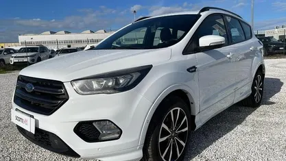 Bianco Usata 2019 Ford Kuga ST-Line SUV | 16.900 € (Buon prezzo)