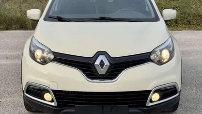 Beige Usata 2015 Renault Captur SUV | 8999 € (Buon prezzo)