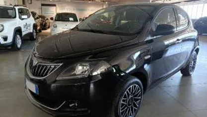 Usata 2024 Lancia Ypsilon S Utilitaria | 13.950 € (Buon prezzo)