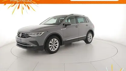Usata VW Tiguan Life 131 CV (96 kW) 2021 Moonstone grey SUV