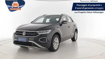 Usata VW T-Roc Life 150 CV (110 kW) 2024 Deep black perlato SUV