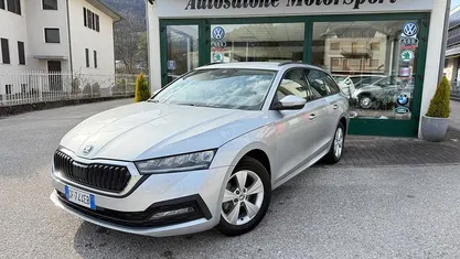 Usata Skoda Octavia 150 CV (110 kW) 2021 Argento Station wagon