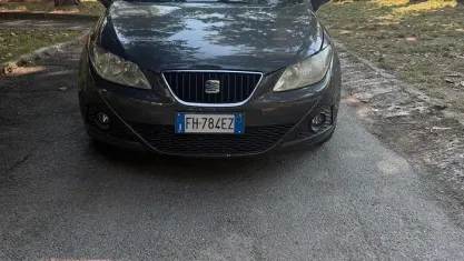 Usata Seat Ibiza Style 105 CV (77 kW) 2012 Grigio Berlina