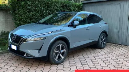 Begagnad Nissan Qashqai N-Connecta 190 HK (139 kW) 2023 Grå SUV