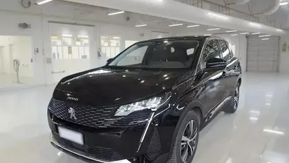 Begagnad Peugeot 3008 Allure 131 HK (96 kW) 2022 Svart SUV