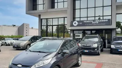 Usata Ford Fiesta Titanium 90 CV (66 kW) 2010 Grigio Berlina