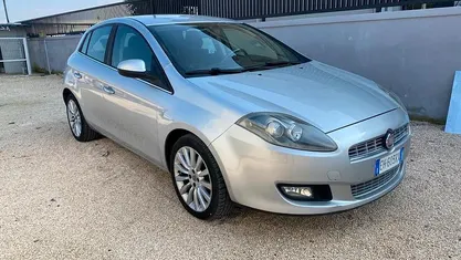 Usata Fiat Bravo Dynamic 120 CV (88 kW) 2011 Argento Utilitaria