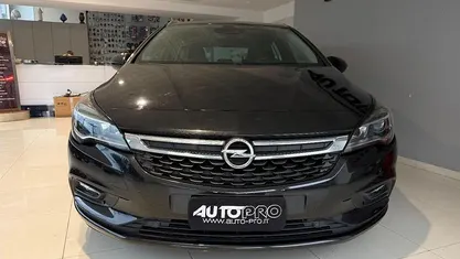 Usata Opel Astra Innovation 136 CV (100 kW) 2016 Nero Station wagon
