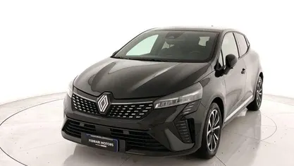 Nero Usata 2024 Renault Clio V Techno | 16.500 € (Buon prezzo)