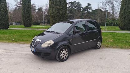 Usata Lancia Musa 90 CV (66 kW) 2004 Nero Monovolume