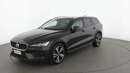 Usata Volvo V60 CC Plus 197 CV (144 kW) 2022 Grigio Station wagon