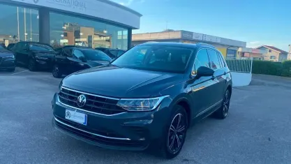 Usata VW Tiguan Life 150 CV (110 kW) 2021 Grigio SUV