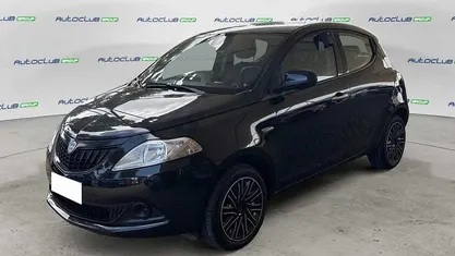 Usata Lancia Ypsilon S 70 CV (51 kW) 2024 Nero Utilitaria