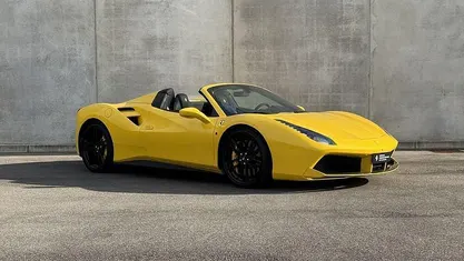 Usata Ferrari 488 669 CV (492 kW) 2019 Cabrio