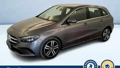 Grigio metallizzato Usata 2021 Mercedes B180 Monovolume | 23.300 € (Buon prezzo)