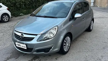 Grigio Usata 2011 Opel Corsa Edition Tre volumi | 3900 € (Ottimo prezzo)