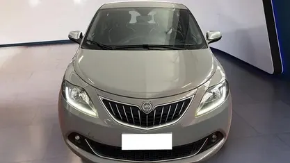 Gray Usata 2022 Lancia Ypsilon Gold Due volumi | 12.690 € (Buon prezzo)