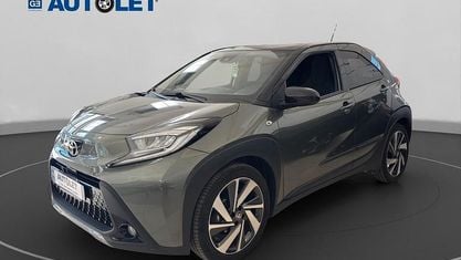 Käytetty Toyota Aygo X Lounge 72 HP (52 kW) 2023 Vihreä Katumaasturi