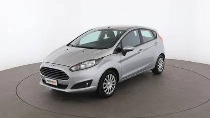 Argento Usata 2015 Ford Fiesta Business Edition | 8399 € (Buon prezzo)