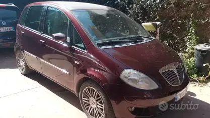 Usata Lancia Musa 69 CV (50 kW) 2005 Rosso Monovolume