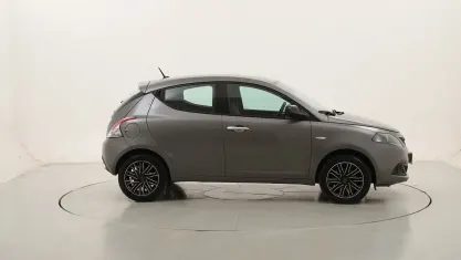 Usata Lancia Ypsilon Silver 70 CV (51 kW) 2022 Grigiogrigio Utilitaria
