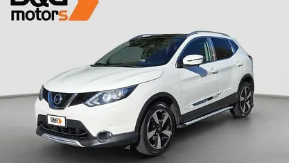 Bianco perla /tetto nero Usata 2016 Nissan Qashqai 360º SUV | 13.900 €