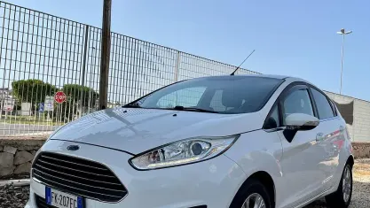 Usata Ford Fiesta Titanium 95 CV (69 kW) 2017 Bianco Utilitaria