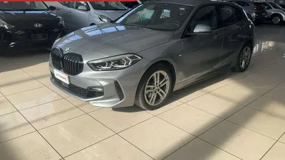 Grigio Usata 2022 BMW 118 M Sport Due volumi | 25.199 € (Buon prezzo)