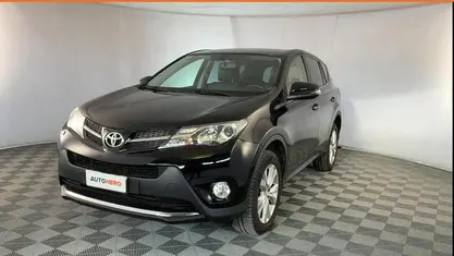 Usata 2014 Toyota RAV4 Style SUV | 16.299 € (Buon prezzo)