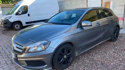 Usata Mercedes A200 Premium 136 CV (100 kW) 2013 Grigio Utilitaria