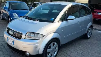Usata Audi A2 75 CV (55 kW) 2002 Grigio Utilitaria