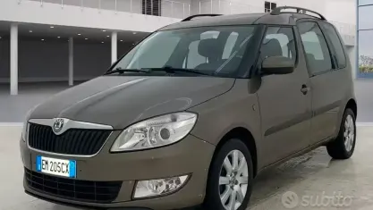 Usata Skoda Roomster Active 75 CV (55 kW) 2012 Marrone Monovolume