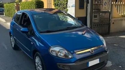 Usata Fiat Punto Evo Dynamic 77 CV (56 kW) 2010 Bluazzurro Utilitaria