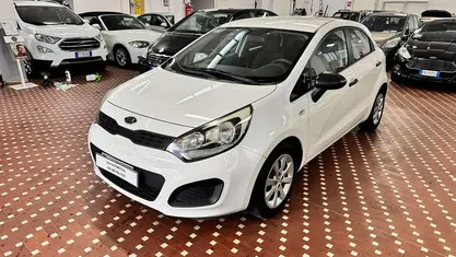 Bianco Usata 2012 Kia Rio EX Tre volumi | 3600 € (Buon prezzo)