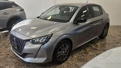 Begagnad Peugeot 208 Allure 102 HK (75 kW) 2023 Grå Halvkombi