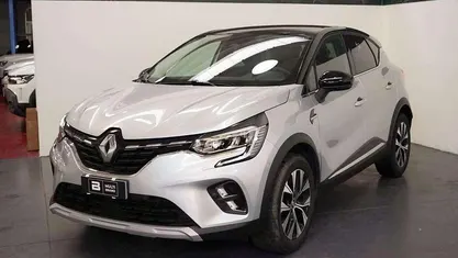 Usata Renault Captur Techno 91 CV (66 kW) 2024 Argento SUV