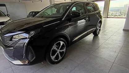 Usata Peugeot 5008 Allure 131 CV (96 kW) 2021 Nero SUV