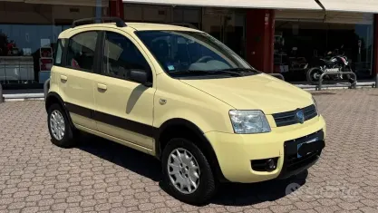 Usata Fiat Panda 4x4 Climbing 54 CV (39 kW) 2004 Giallo Utilitaria