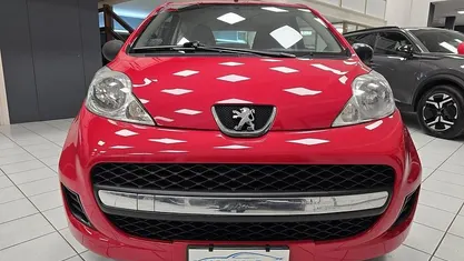Rosso Usata 2010 Peugeot 107 Due volumi | 5500 € (Buon prezzo)