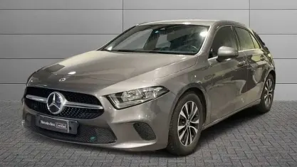 Usata Mercedes A180 Business 116 CV (85 kW) 2021 Grigio scuro metallizzato Berlina