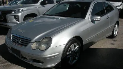 Usata Mercedes C220 143 CV (105 kW) 2003 Argento Coupé