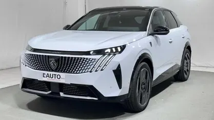 Usata 2024 Peugeot e-3008 GT SUV | 42.900 € (Buon prezzo)